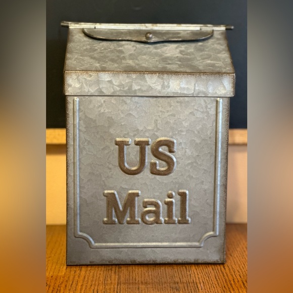 Decorative Galvanized Mail Box / Wedding Gift Box - Picture 1 of 7